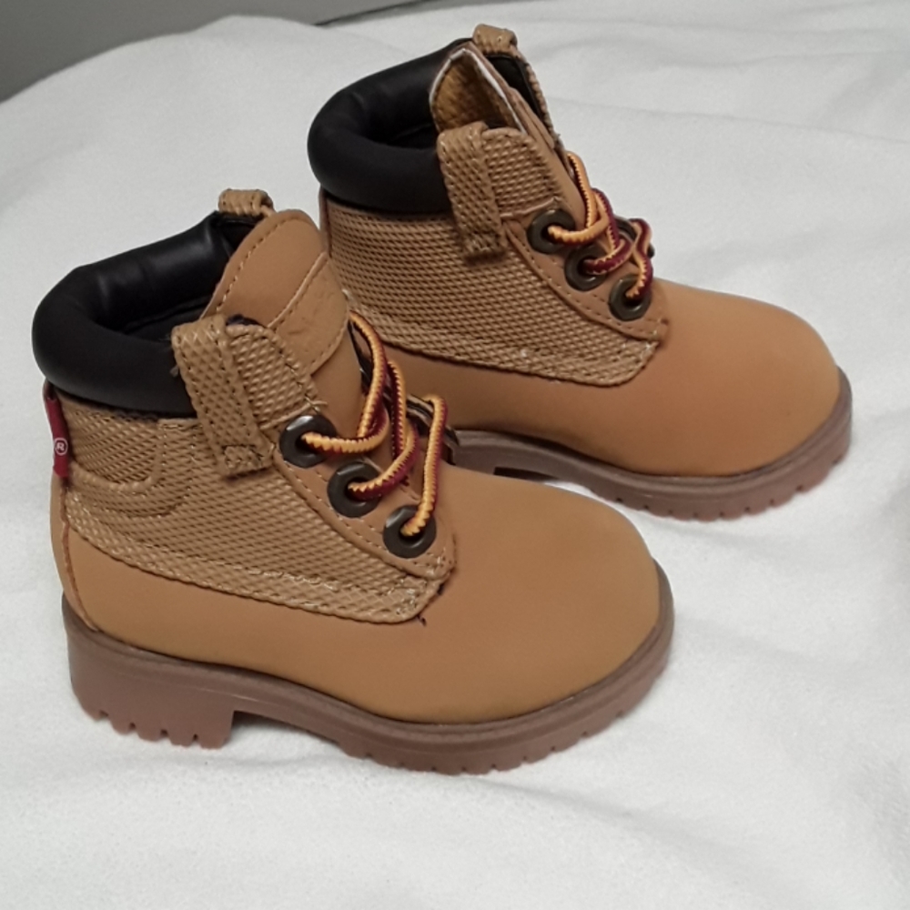 Levi's Harrison Buck Wheat Boots